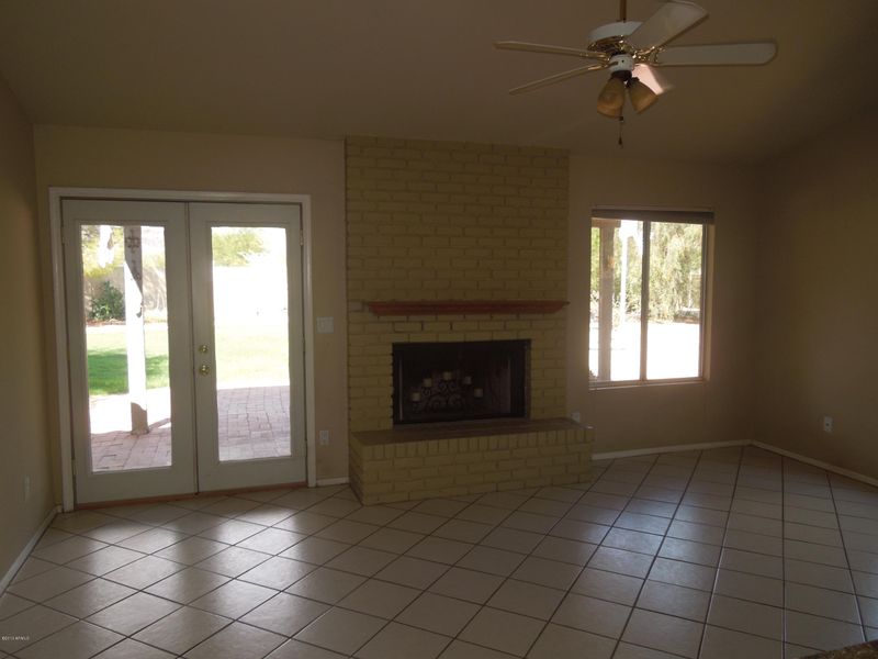 24839 N 43rd Dr, Glendale, AZ 85310