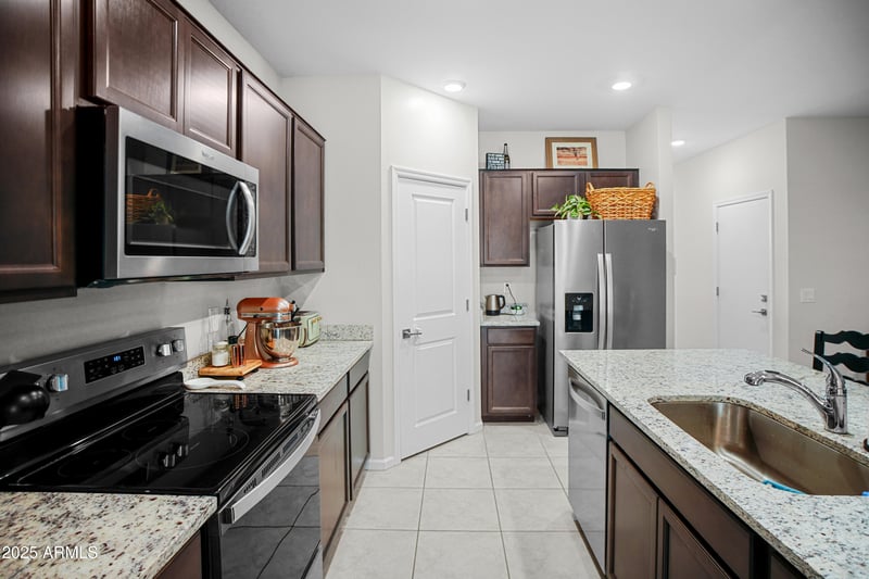 2487 Boulder Ave, Apache Junction, AZ 85119