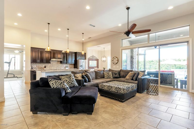 2489 S Velvendo Dr, Gilbert, AZ 85295