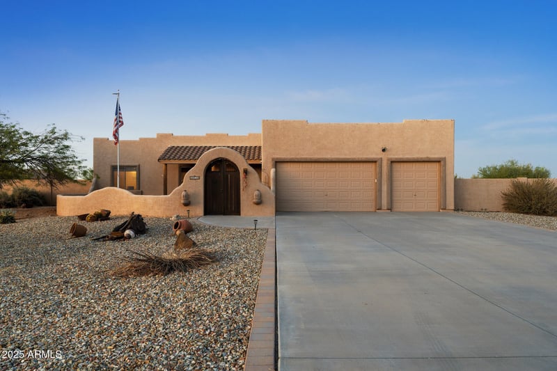 24916 Red Robin Dr, Wittmann, AZ 85361