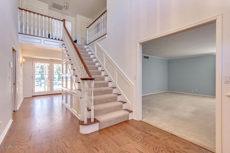 25 E Los Arboles Cir, Tempe, AZ 85284