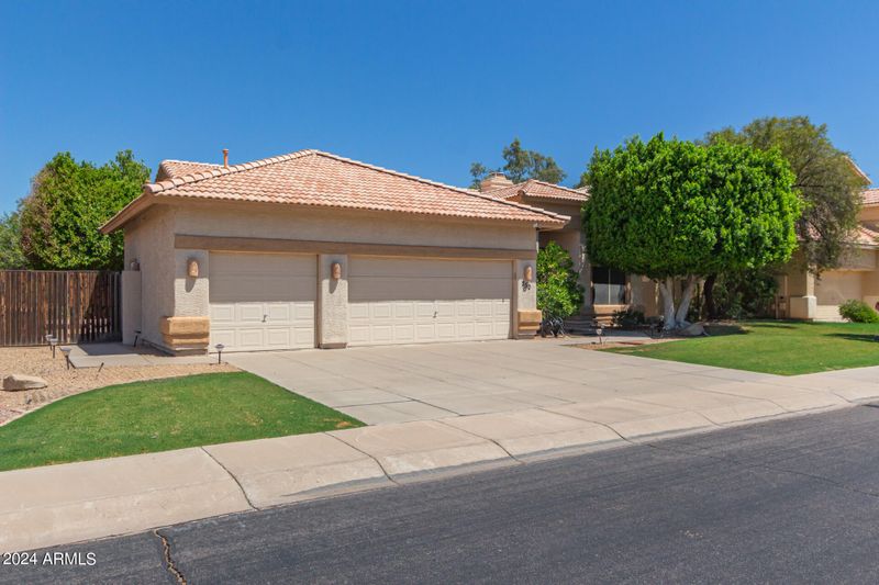 250 E Arabian Dr, Gilbert, AZ 85296