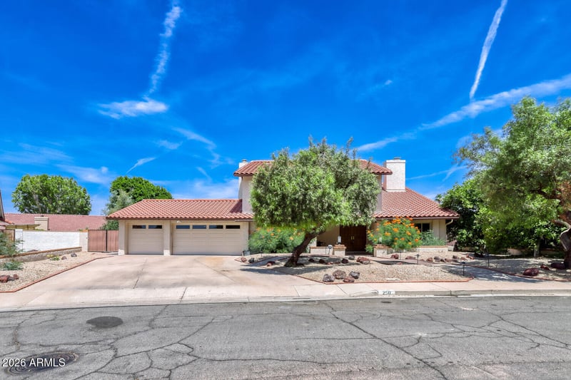 250 E Hackamore St, Mesa, AZ 85201