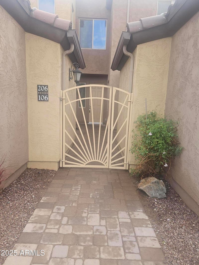 250 Queen Creek Rd #106, Chandler, AZ 85248