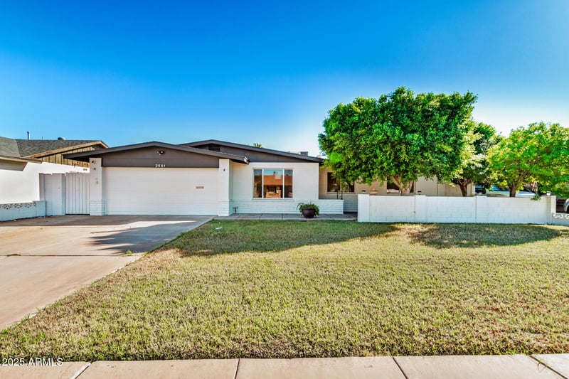 2501 Pebble Beach Dr, Tempe, AZ 85282