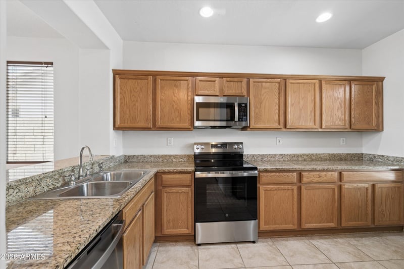 2501 Lewis And Clark Trl, Anthem, AZ 85086