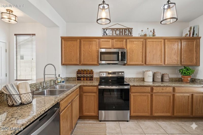2501 Lewis And Clark Trl, Anthem, AZ 85086