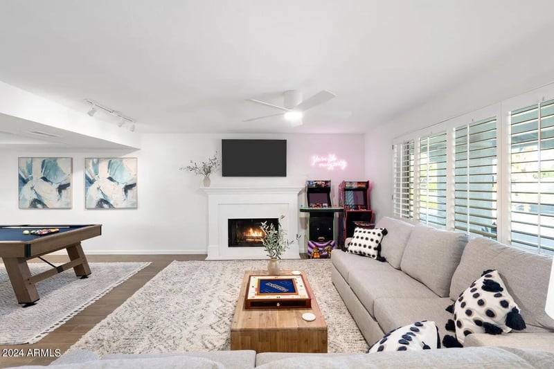 2502 E Desert Cove Ave, Phoenix, AZ 85028