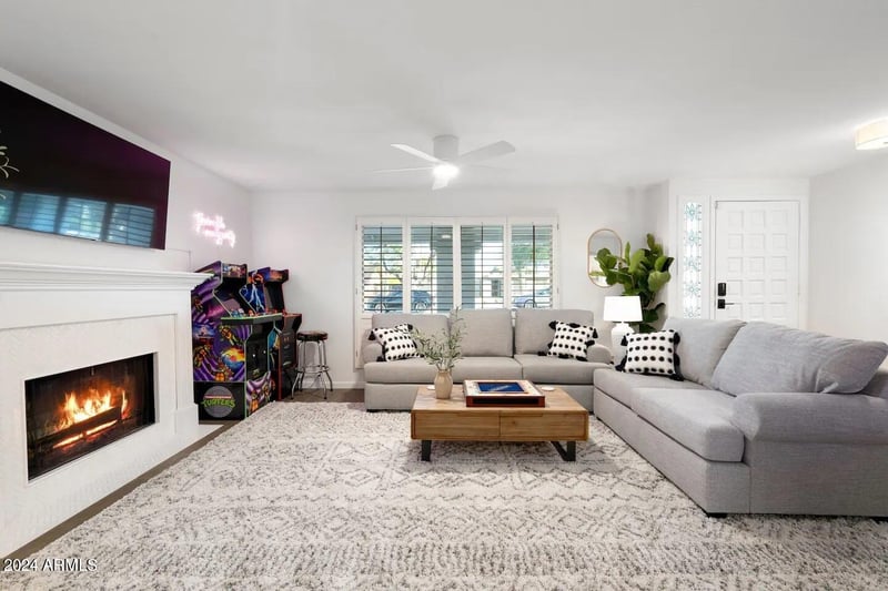 2502 E Desert Cove Ave, Phoenix, AZ 85028
