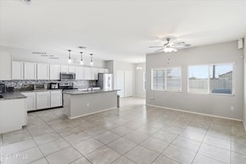 2502 Tamarisk Ave, Phoenix, AZ 85040