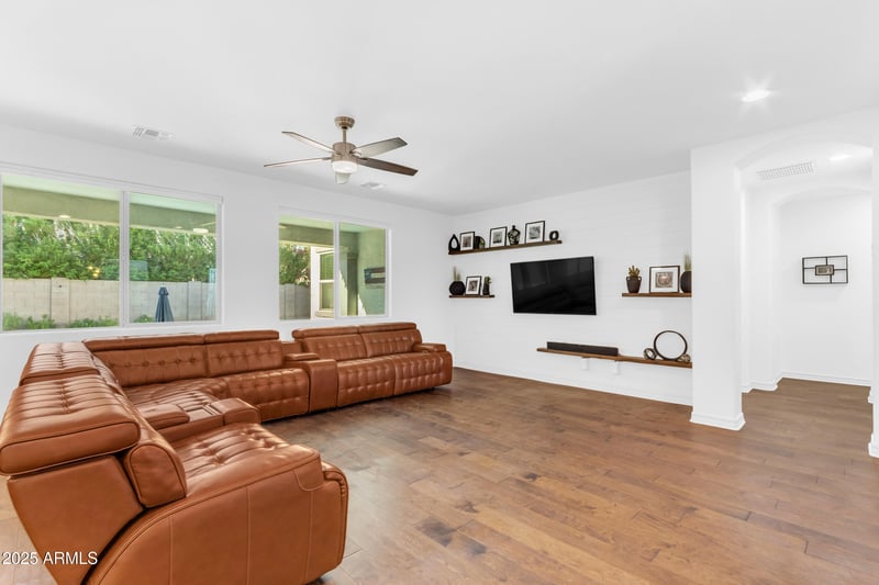 2502 Plum St, Gilbert, AZ 85298