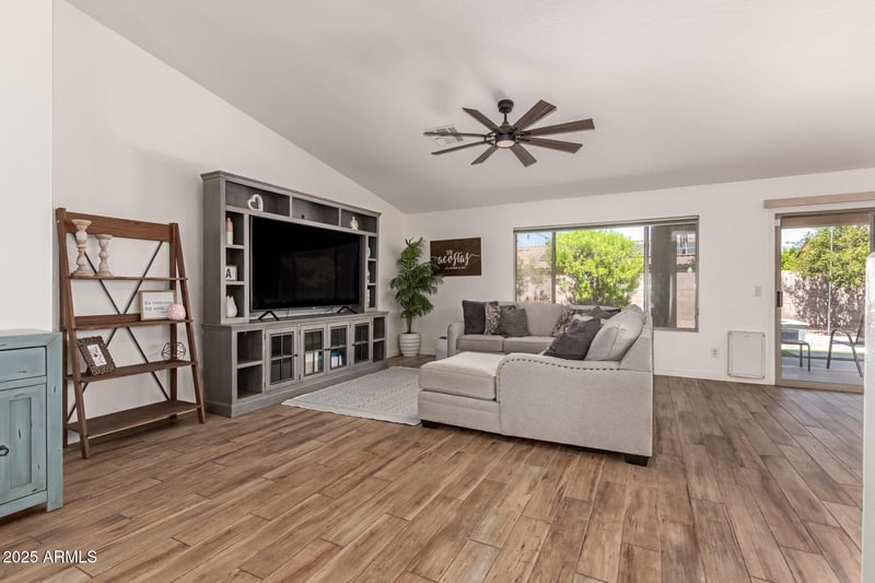2502 Pony Ln, Gilbert, AZ 85295