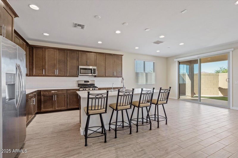 25030 172nd Ln, Surprise, AZ 85387