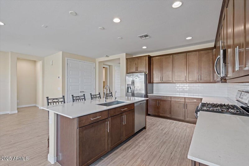 25030 172nd Ln, Surprise, AZ 85387