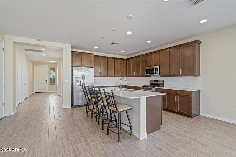 25030 172nd Ln, Surprise, AZ 85387