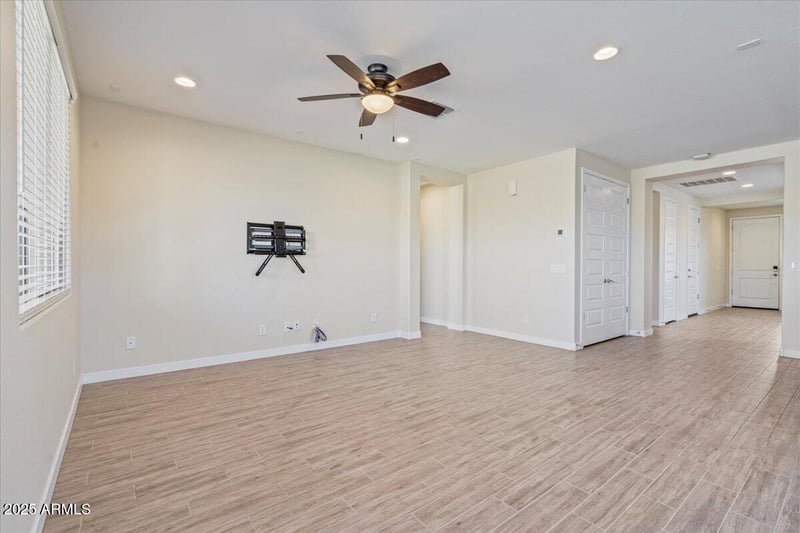 25030 172nd Ln, Surprise, AZ 85387