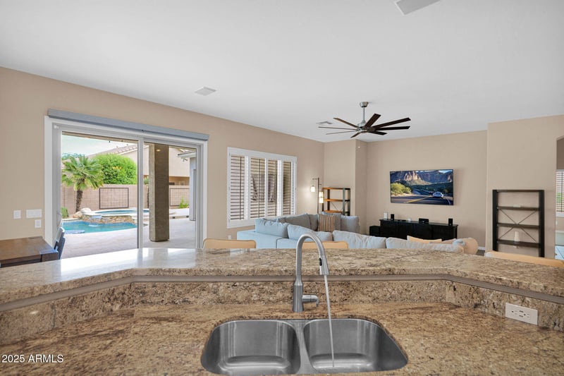 25037 44th Ave, Phoenix, AZ 85083