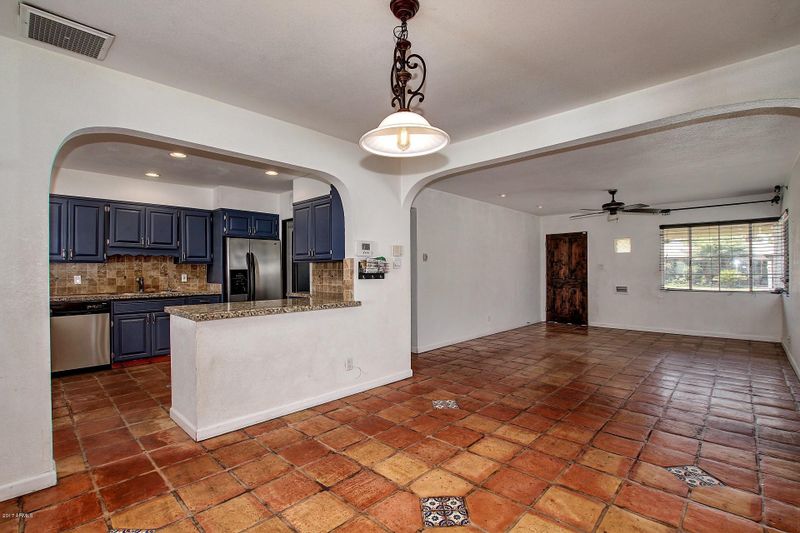 2504 E Heatherbrae Dr, Phoenix, AZ 85016