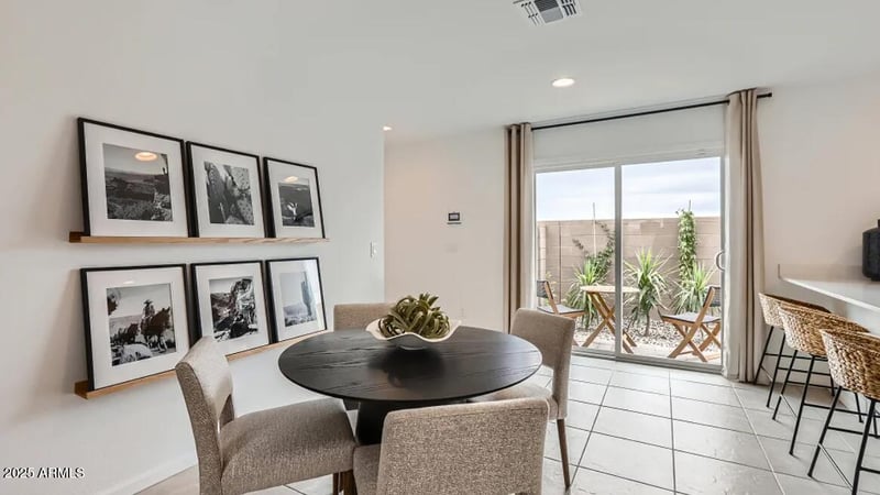 25048 N 174th Dr, Surprise, AZ 85387