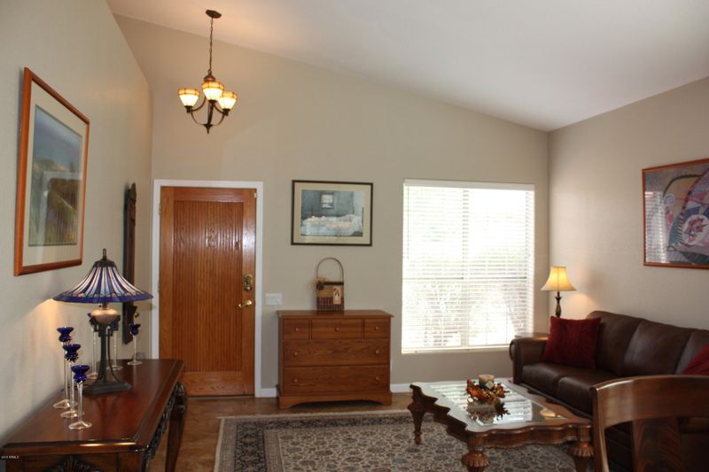 2505 E Knudsen Dr, Phoenix, AZ 85024