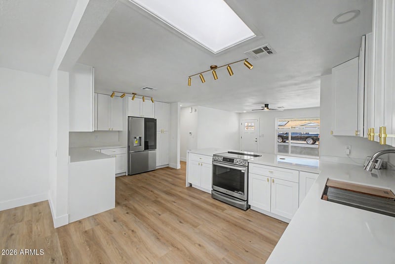 2507 W Corrine Dr, Phoenix, AZ 85029
