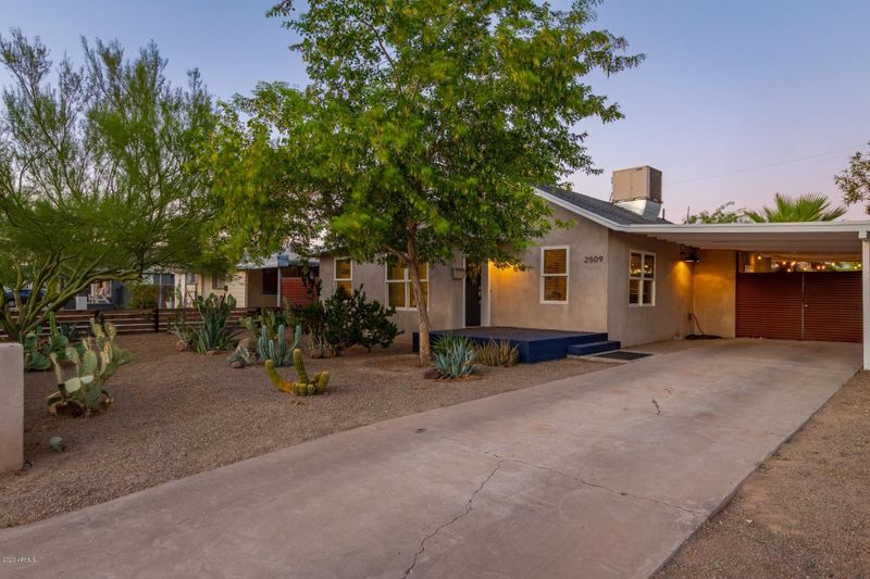 2509 N Mitchell St, Phoenix, AZ 85006
