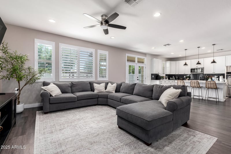 2510 Fawn Dr, Phoenix, AZ 85042
