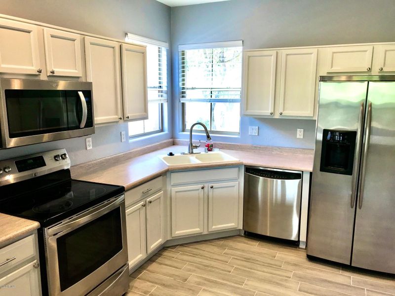 2510 W Brilliant Sky Dr, Phoenix, AZ 85085