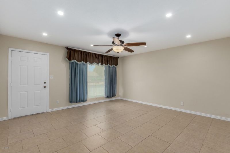 2510 W Corrine Dr, Phoenix, AZ 85029