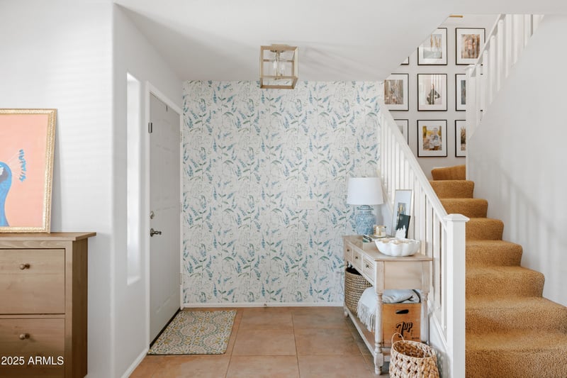 2510 White Feather Ln, Phoenix, AZ 85085