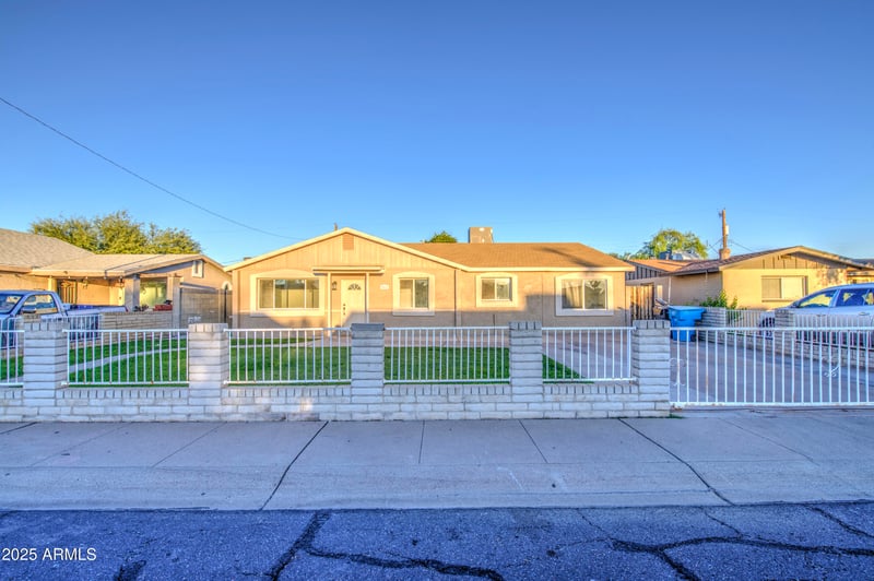 2511 48th Dr, Phoenix, AZ 85035