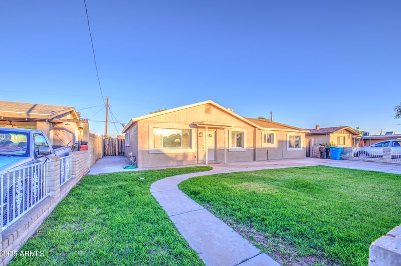 2511 48th Dr, Phoenix, AZ 85035