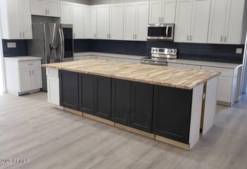 2511 Broadway Rd, Phoenix, AZ 85040