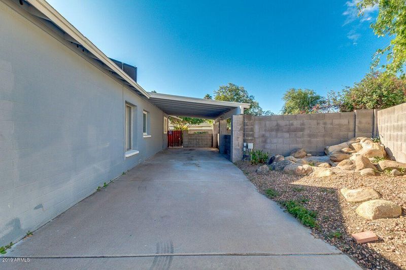 2511 E Aster Dr, Phoenix, AZ 85032
