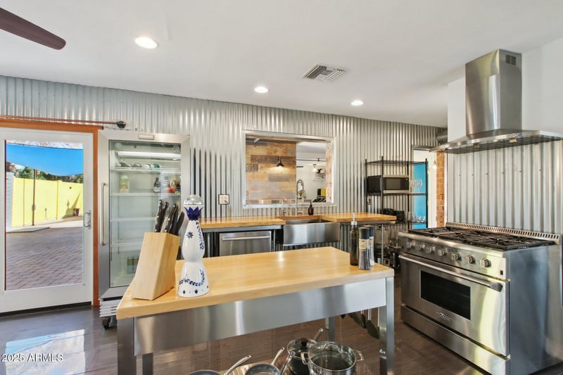 2511 Pinchot Ave, Phoenix, AZ 85016