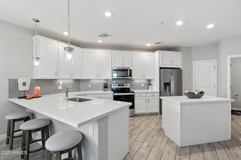 2511 Queen Creek Rd #205, Chandler, AZ 85248