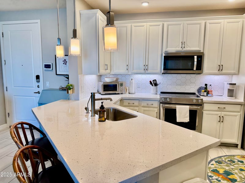 2511 Queen Creek Rd #207, Chandler, AZ 85248