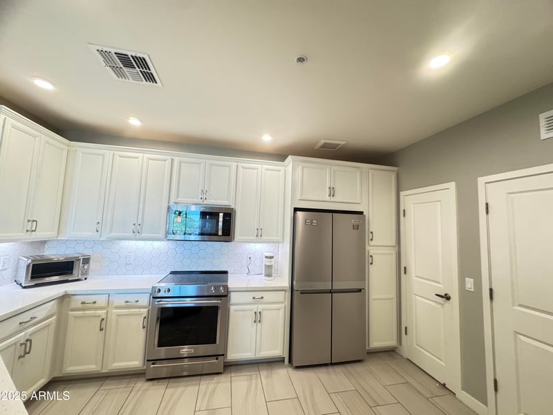 2511 Queen Creek Rd #207, Chandler, AZ 85248