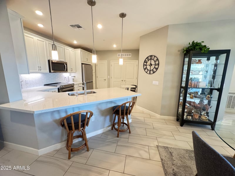 2511 Queen Creek Rd #207, Chandler, AZ 85248