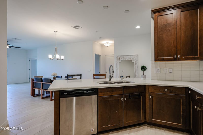 2511 Queen Creek Rd #337, Chandler, AZ 85248