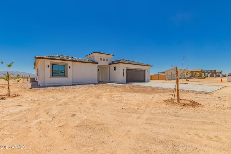 25117 Mcarthur Rd, Wittmann, AZ 85361