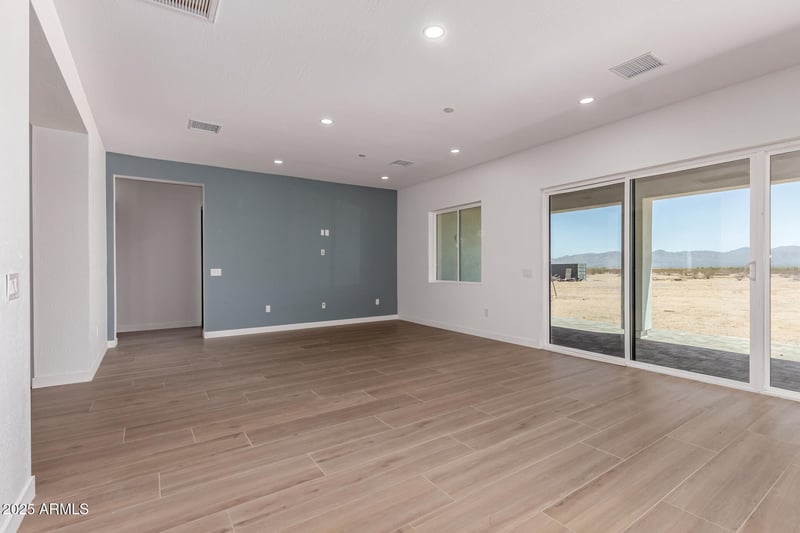 25117 Mcarthur Rd, Wittmann, AZ 85361