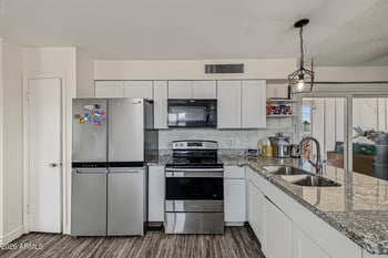 2512 N 48th Dr N, Phoenix, AZ 85035