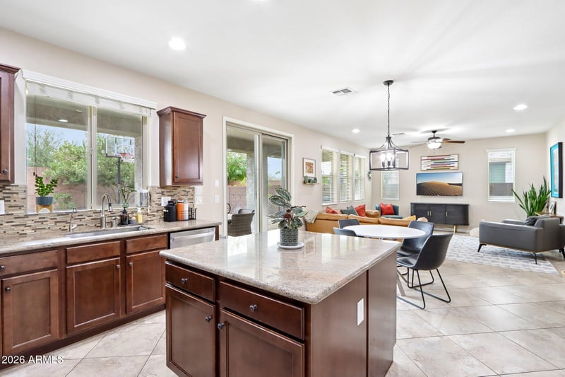 25121 N 55th Dr, Phoenix, AZ 85083