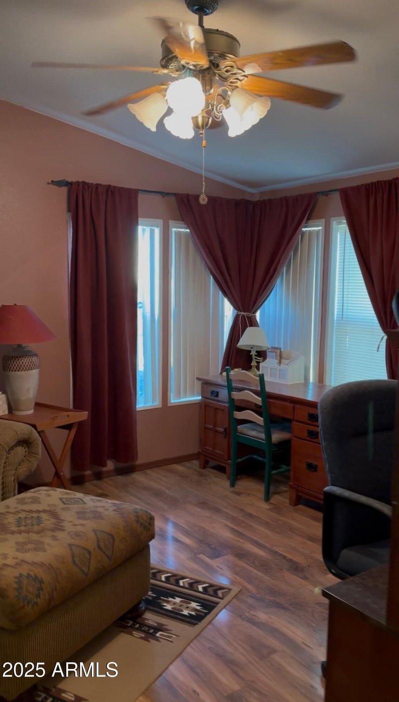 25124 Saddle Mountain Rd, Morristown, AZ 85342