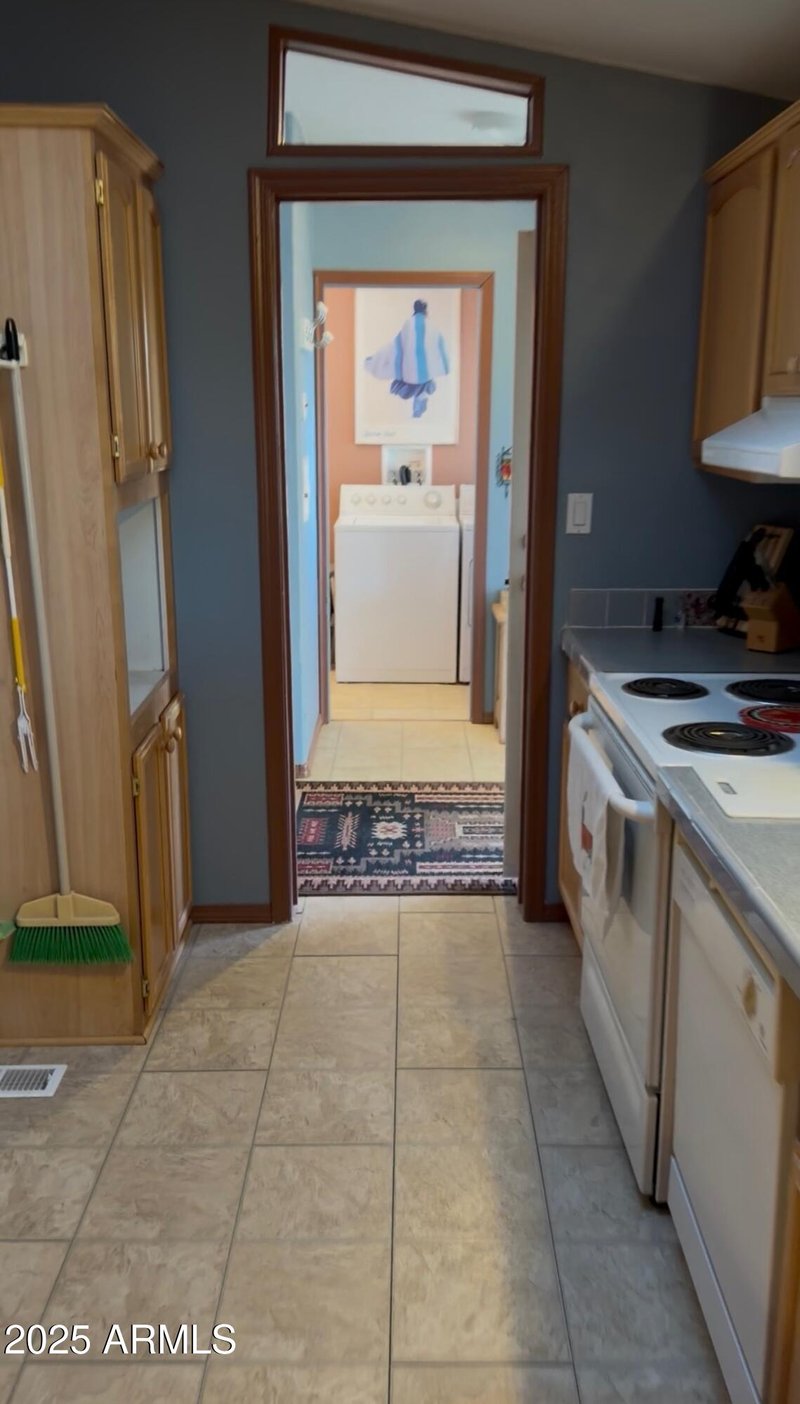 25124 Saddle Mountain Rd, Morristown, AZ 85342