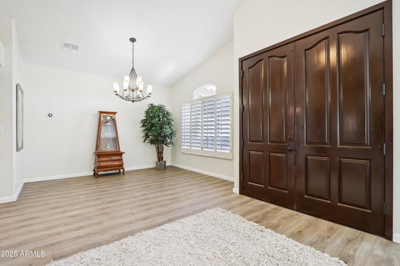 2513 Bighorn Ave, Phoenix, AZ 85048