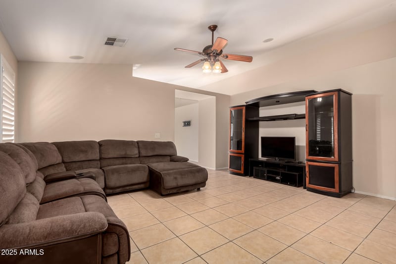 2513 Carter Rd, Phoenix, AZ 85041