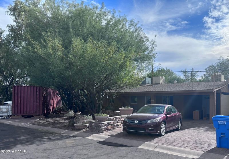 2513 E Hartford Ave, Phoenix, AZ 85032