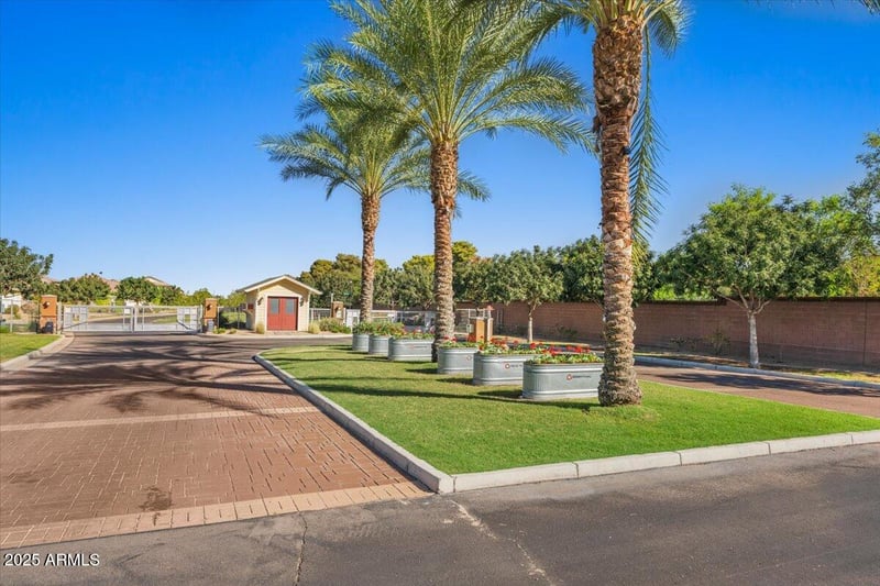 2513 Pleasant Ln, Phoenix, AZ 85042